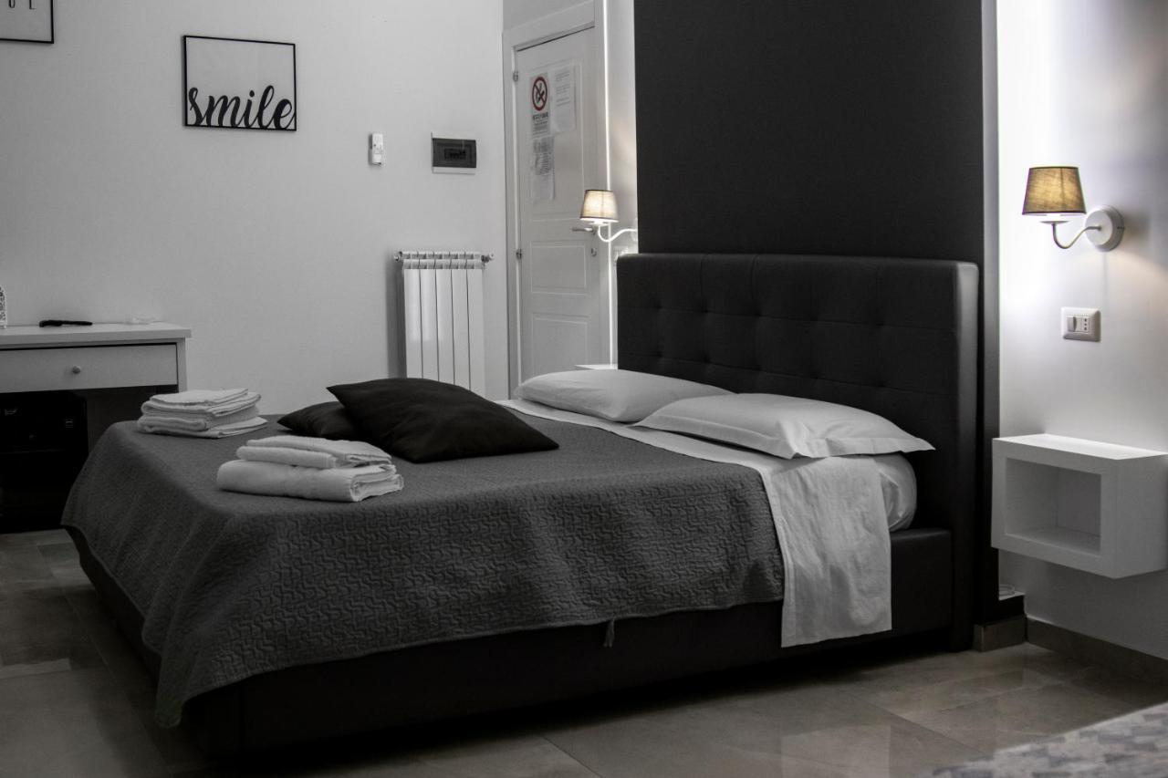 Aurora Luxury Rooms Neapel Exterior foto